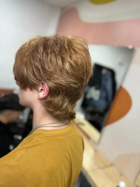 Layered short haircut viewed from the side